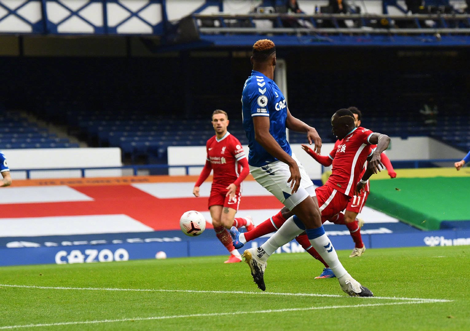 迅速做出反 迅速做出反